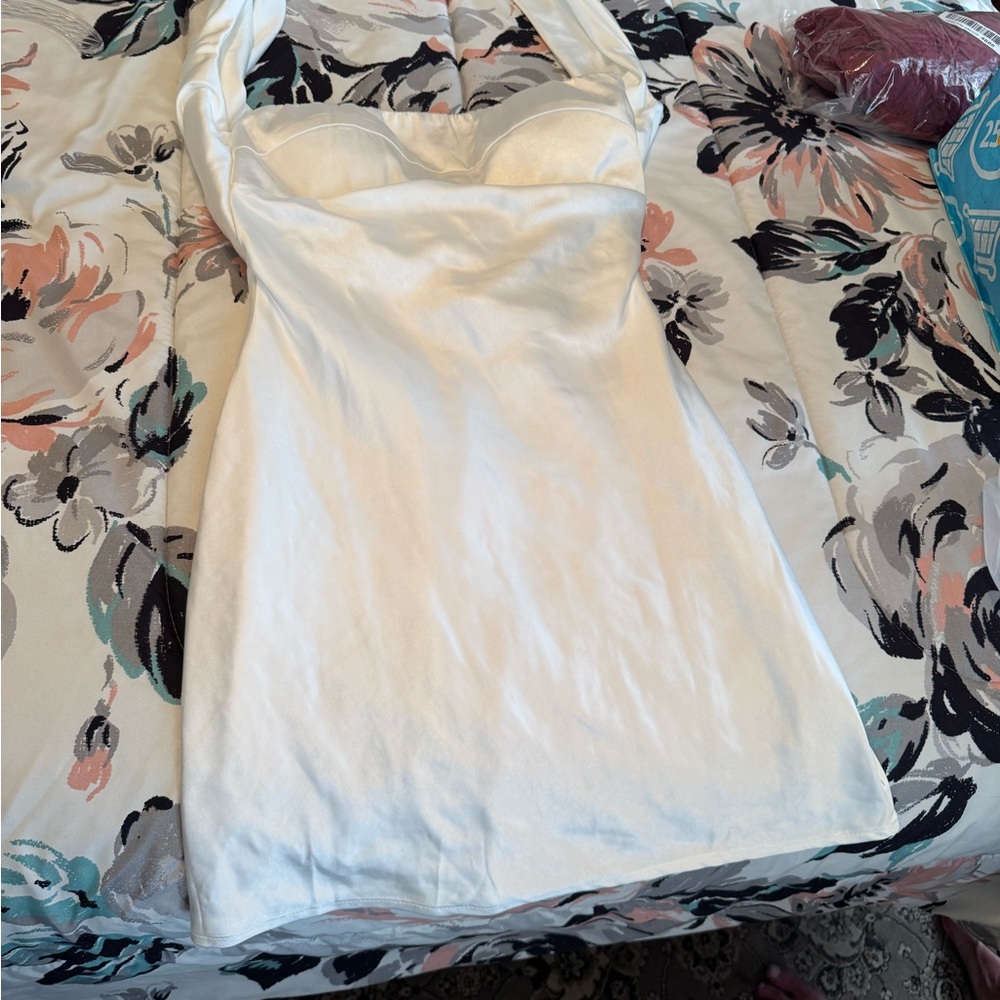 Vubiya Elegant White Dress